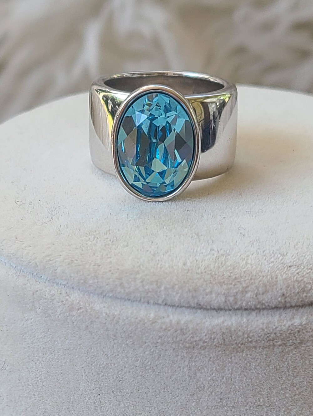 Touchstone Crystal Silver Toned Ring Size 6 with Blue Crystal- Good Condition